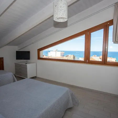 Odissea E Hotel *
